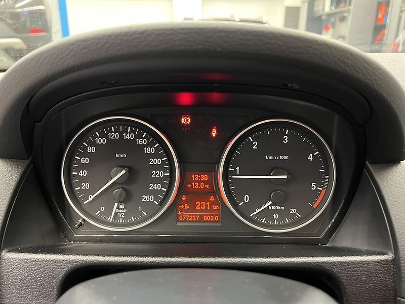 BMW X1 E84 18D 2.0D 105kW - fotka 9 z 15