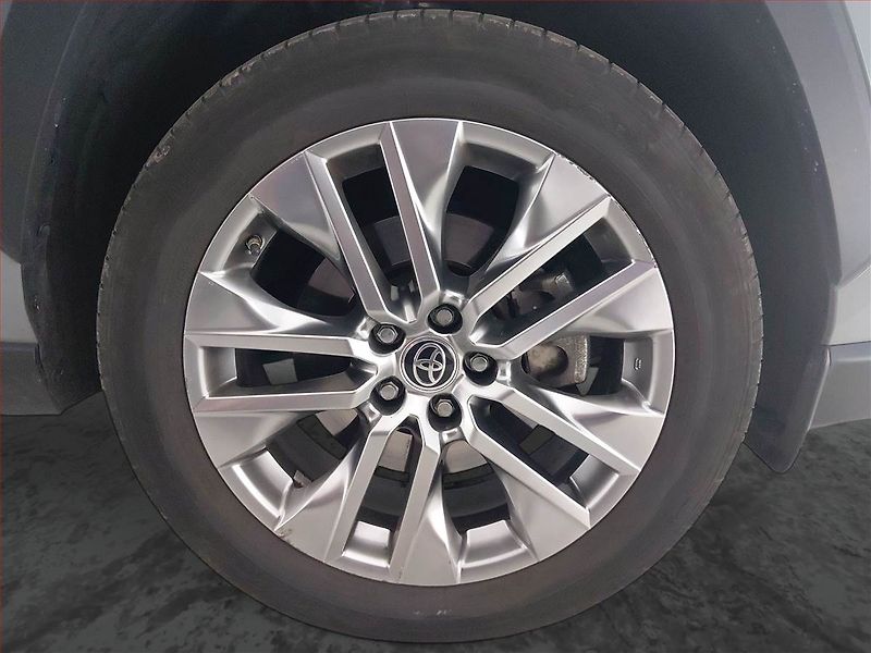 Toyota RAV4 (2022) 2.5 Hybrid - fotka 15 z 20