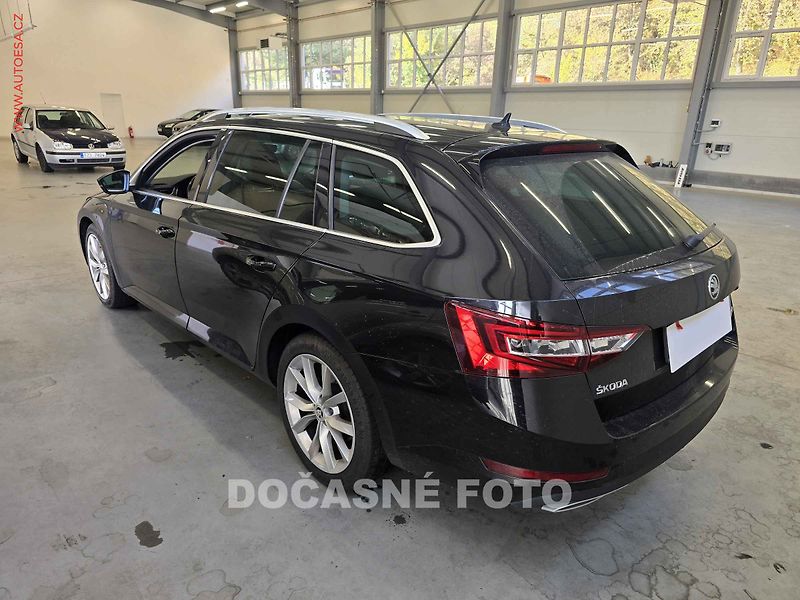Škoda Superb (2019) 2.0tdi - fotka 2 z 3