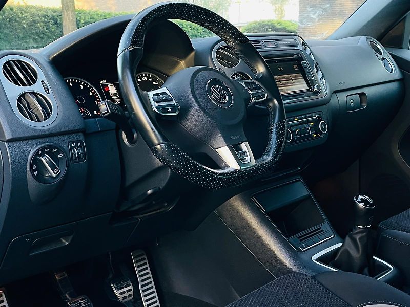 Volkswagen Tiguan 1.4TSI 4x4 MAN SERVISKA TAŽNÉ - fotka 29 z 52