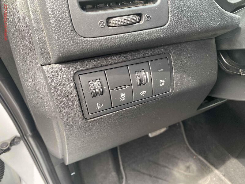 Hyundai ix20 (2015) 1.6i, CrossLine, AT, TZ - fotka 15 z 17