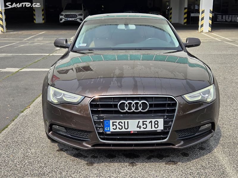 Audi A5 (2012) 2.0TDI Automat - necouvá - fotka 9 z 21