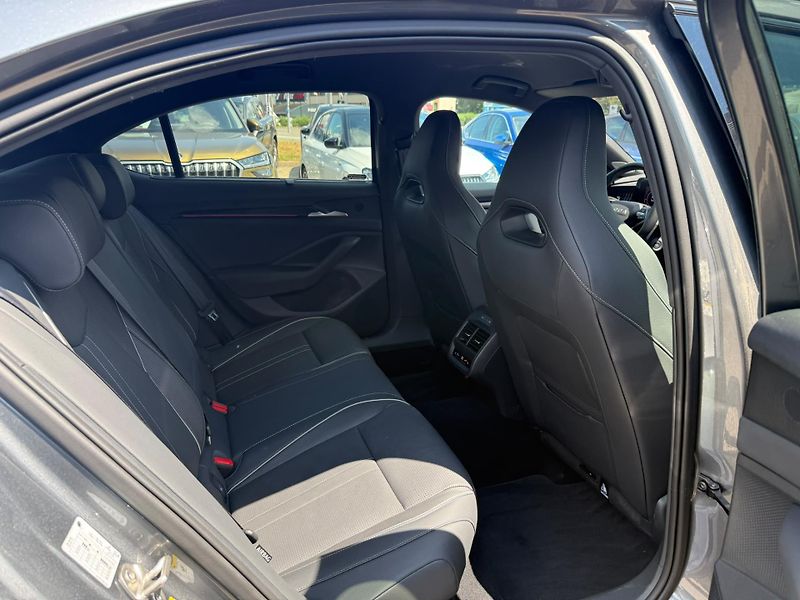 Škoda Superb Sportline 2.0TDI 142kW 4X4 DSG - fotka 24 z 29