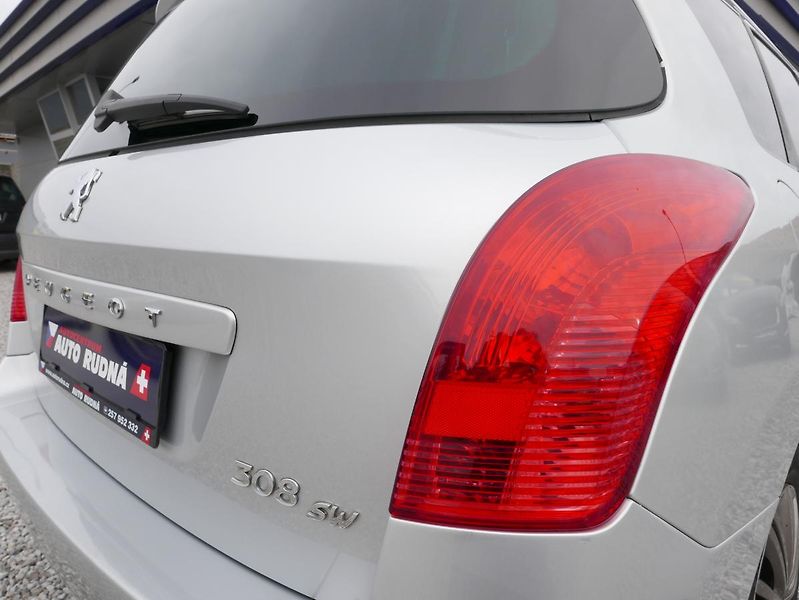 Peugeot 308 1,6 HDI 80kW SW Panorama Sport - fotka 10 z 40