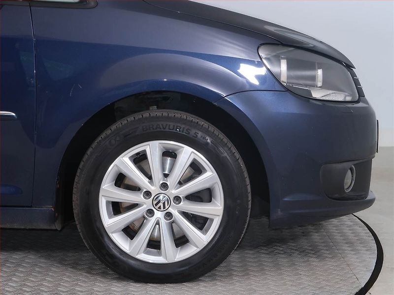 Volkswagen Touran (2011) 2.0 TDI, 7 míst, Navi - fotka 15 z 21