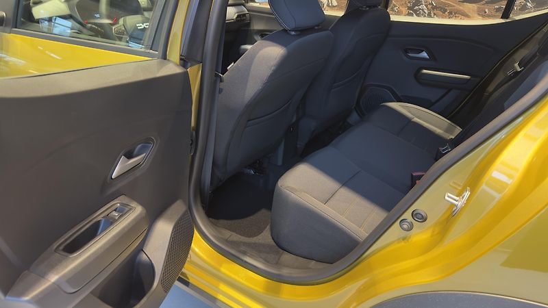Dacia Sandero (2026) Stepway Expression TCe 110 - fotka 12 z 22