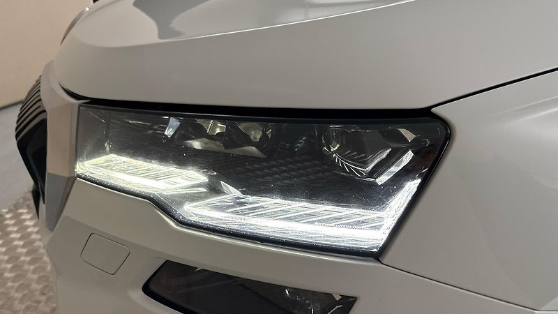 Škoda Karoq 2.0 TDI DSG 4x4 Style - fotka 18 z 30