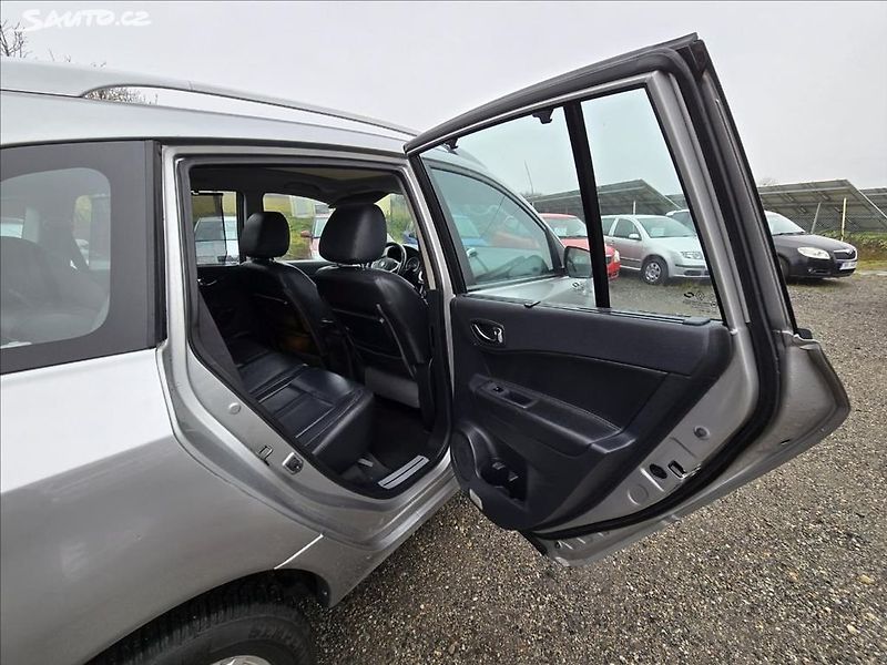 Renault Koleos (2008) 2,0 dCi 16V 150 - fotka 17 z 21
