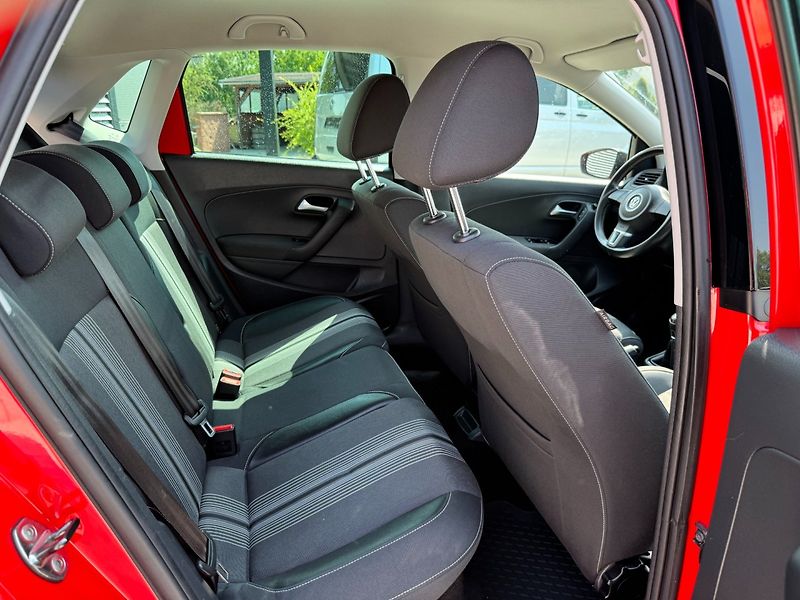 Volkswagen Polo (2012) 1.2 TSI MATCH 66kW - fotka 23 z 42