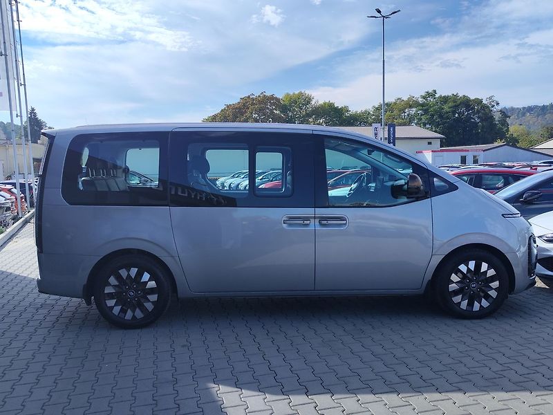 Hyundai Staria 2.2 CRDI/130kW Luxury PNM DCT - fotka 4 z 41