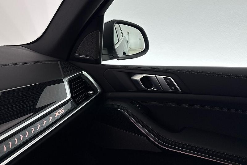 BMW X5 xDrive40d - fotka 20 z 28
