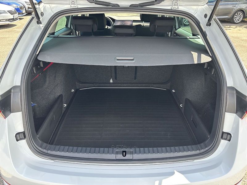 Škoda Octavia (2024) Combi 2.0 TDI DSG Style + - fotka 27 z 28