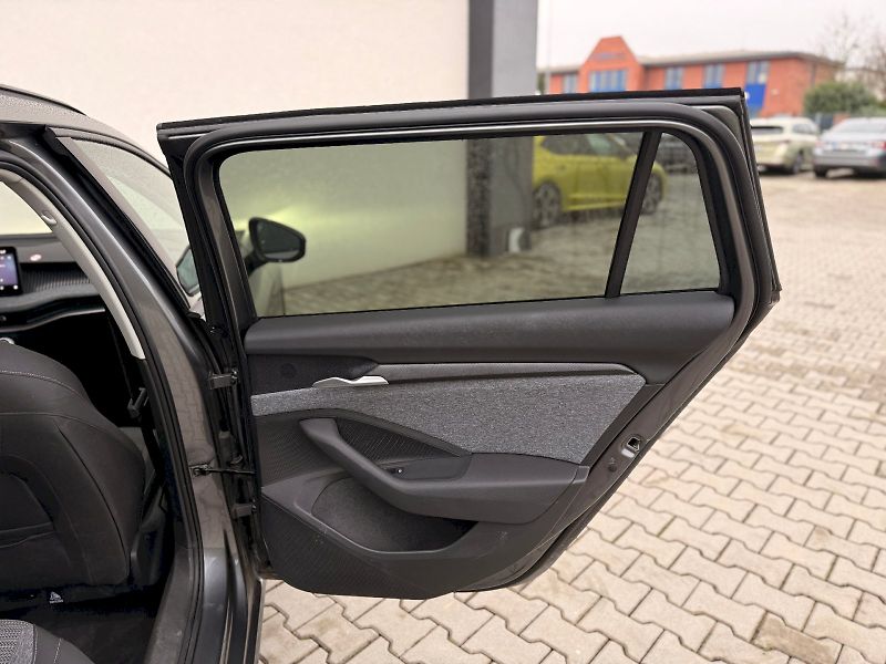 Škoda Superb (2024) COMBI SELEC TD 110/2.0 A7F - fotka 15 z 32