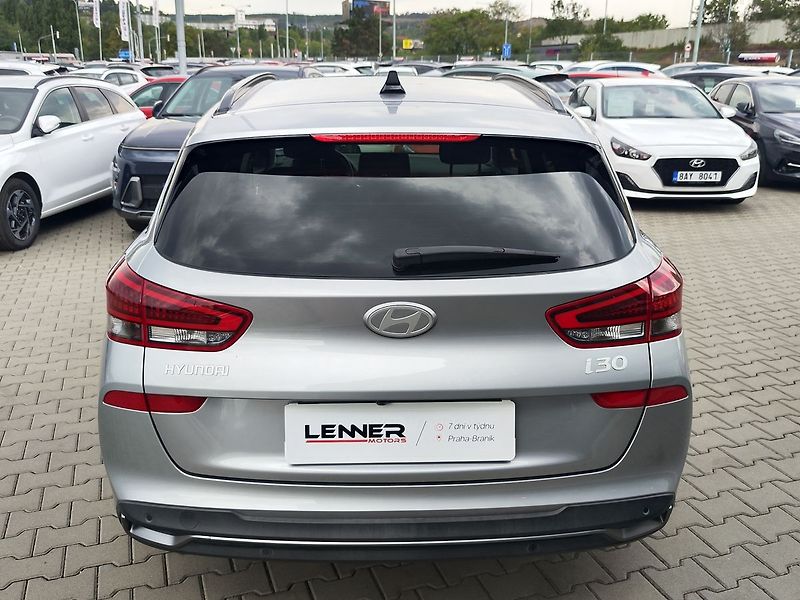 Hyundai i30 1.5 T-GDi/103kW Style - fotka 6 z 36
