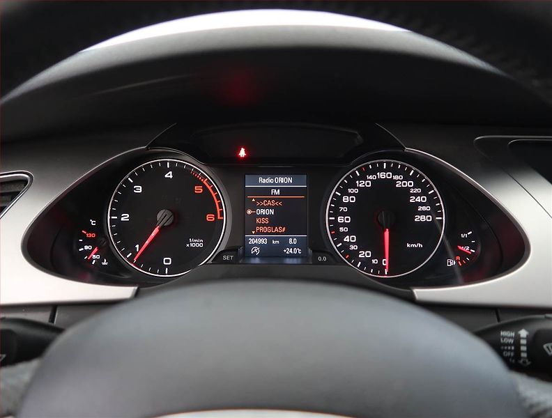 Audi A4 Allroad (2011) 2.0 TDI, 4X4, Xenony - fotka 11 z 17