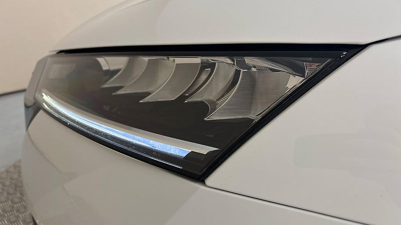 Škoda Octavia 1.5 TSI Ambition Combi - fotka 18 z 25
