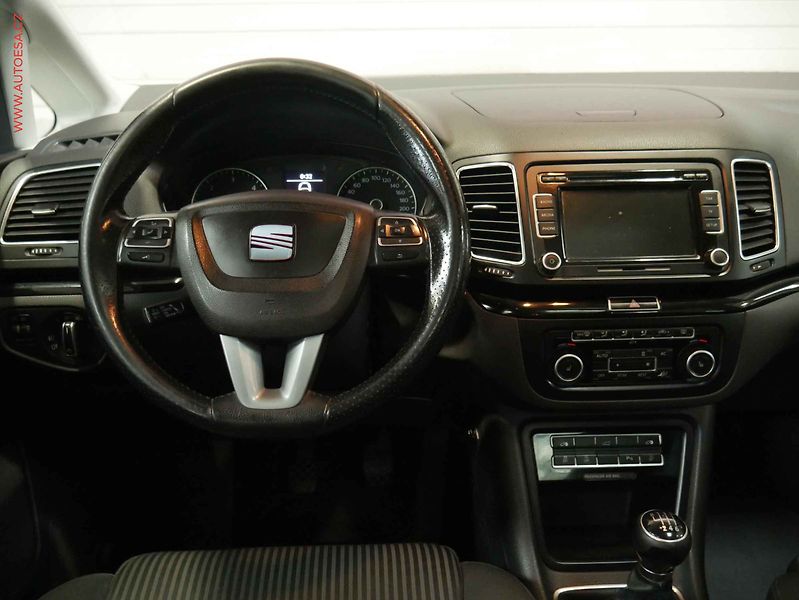Seat Alhambra (2011) 2.0 TDi 7míst, Navi, panor. - fotka 12 z 23