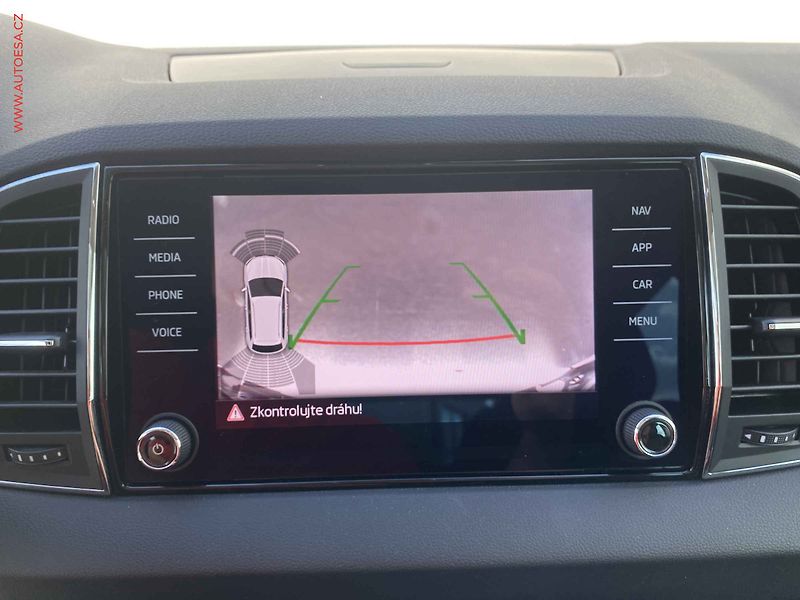 Škoda Karoq (2018) 1.0 TSi, Style, DSG, LED - fotka 19 z 20