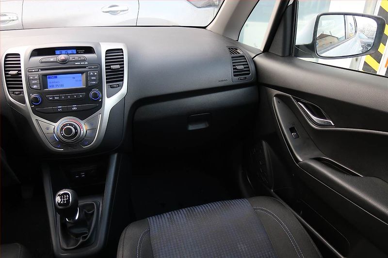 Hyundai ix20 (2017) 1.4 CVVT, Serv.kniha - fotka 8 z 15