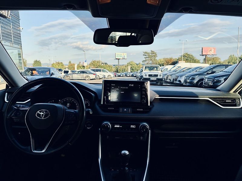 Toyota RAV4 2,0 AWD Comfort - fotka 11 z 27