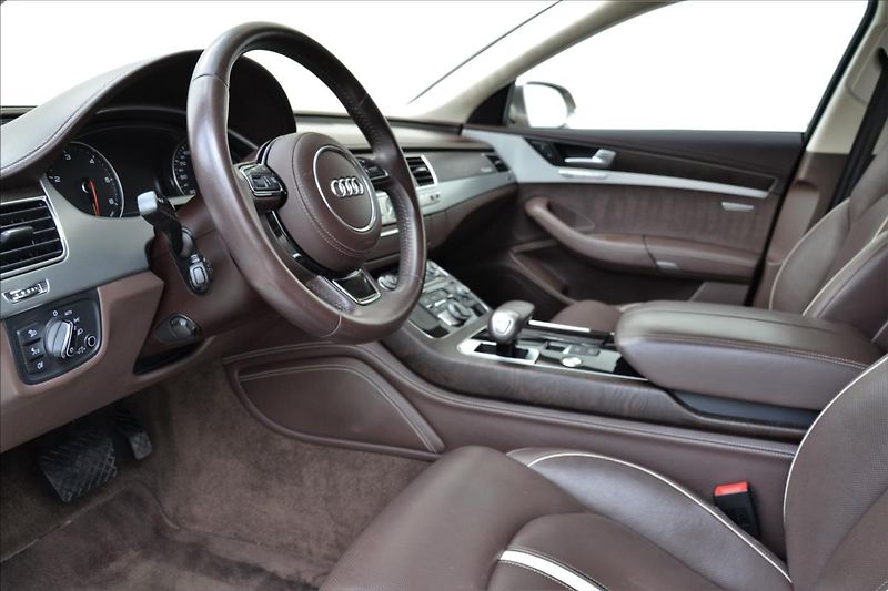 Audi A8 4.2 TDI/V8/Design-Selection/CZ - fotka 15 z 49