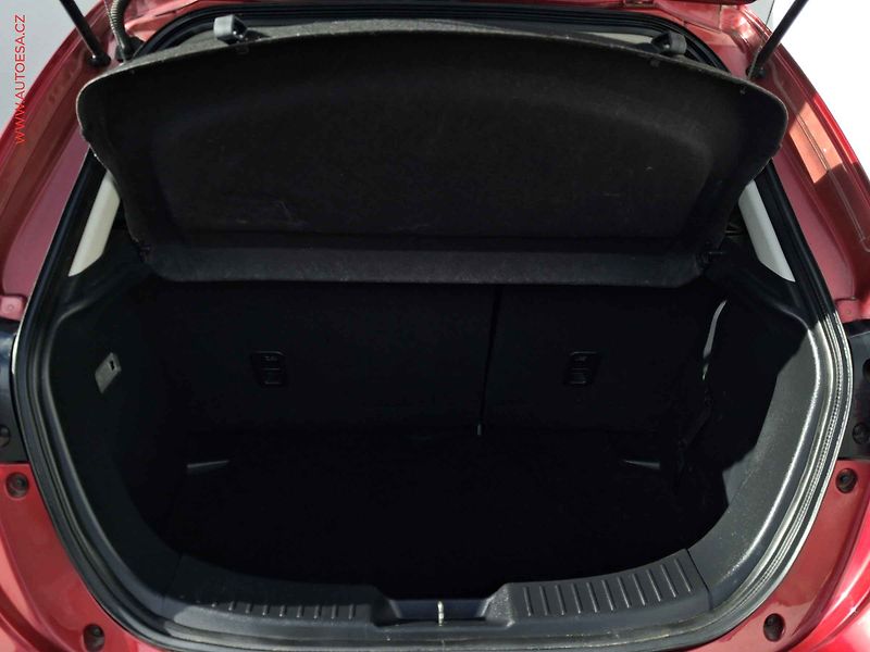 Mazda 2 (2019) 1.5i, AC, navi, kamera - fotka 7 z 17