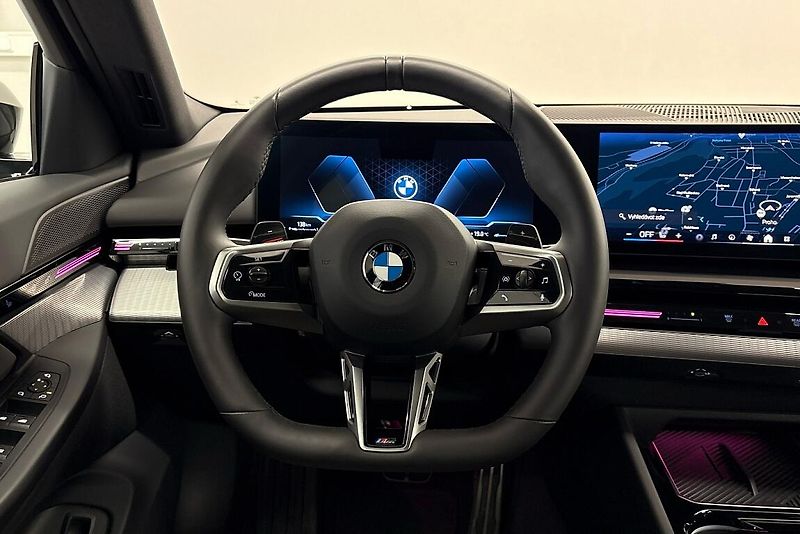 BMW Řada 5 540d xDrive Touring - fotka 8 z 18