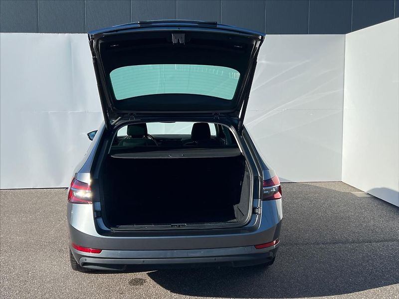 Škoda Superb 2,0 TDi 147 kW 7DSG STYLE  III - fotka 11 z 32