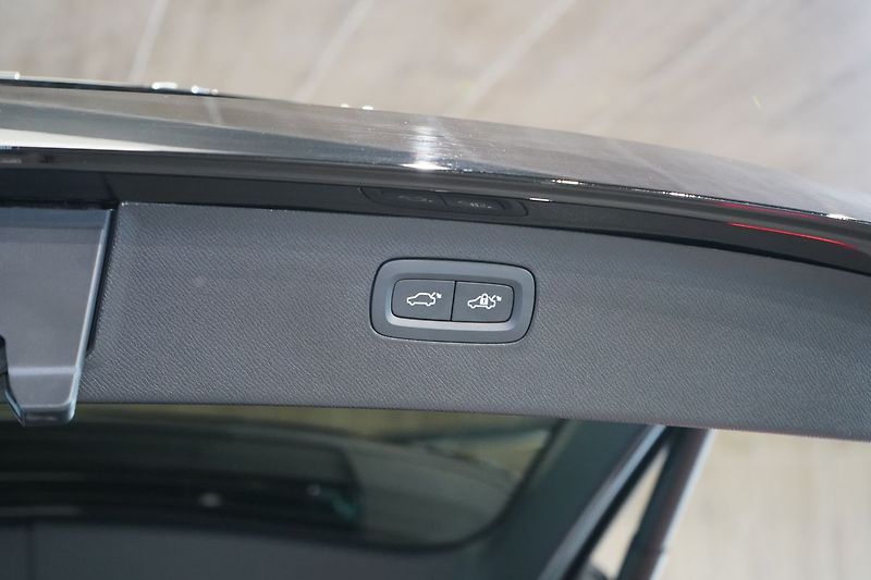 Volvo XC90 B5 PLUS Bright, Vzduch, 360° - fotka 17 z 50