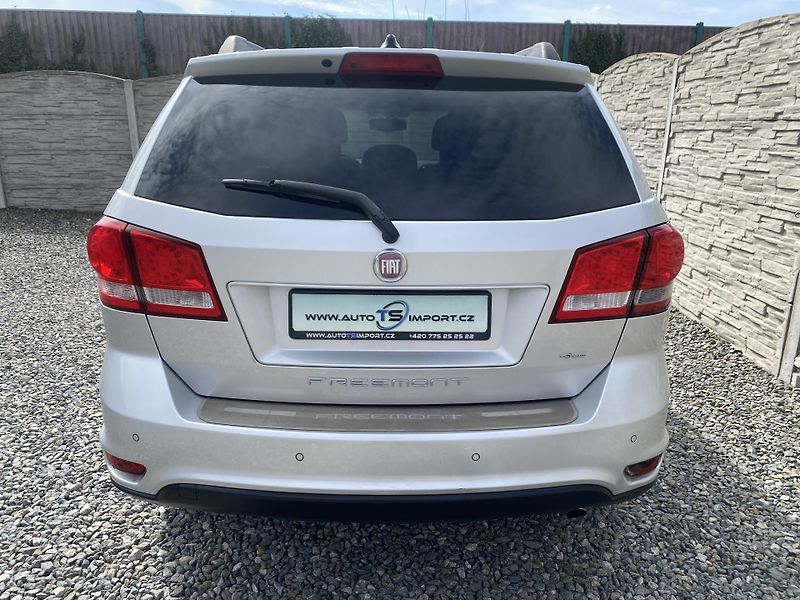 Fiat Freemont 2.0MJET 140PS 7MÍST KŮŽE MAN!! - fotka 4 z 166