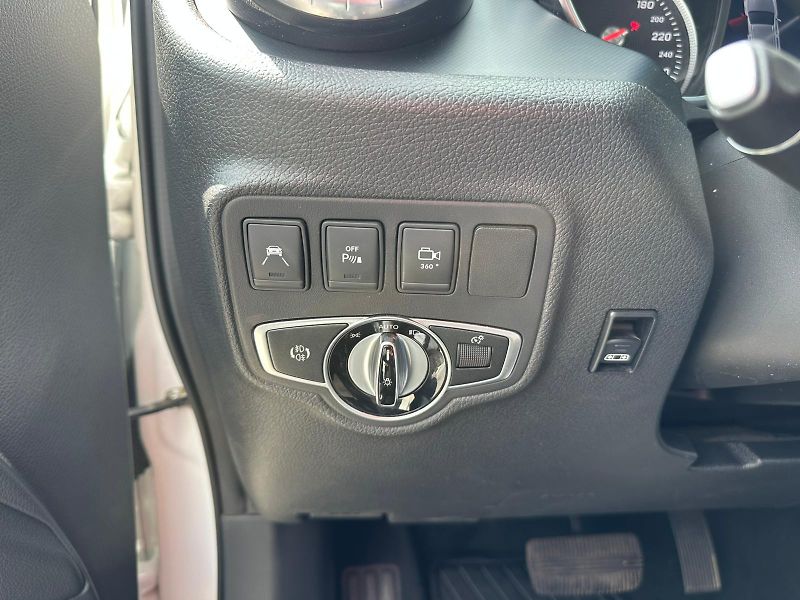 Mercedes-Benz Třídy X (2019) X, 220D, 140KW, 360° - fotka 19 z 26