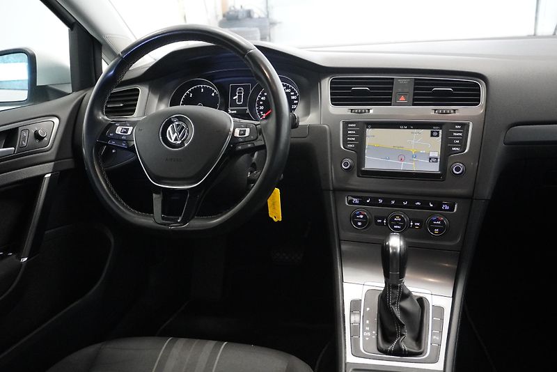 Volkswagen Golf 1.6 TDi - fotka 20 z 29