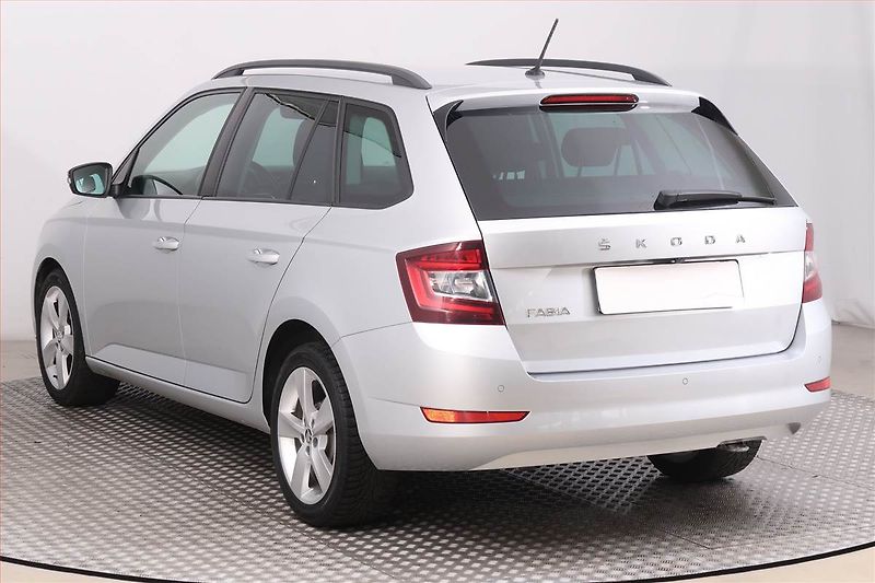 Škoda Fabia (2021) Style Plus 1.0 TSI, Serv.kniha - fotka 4 z 16