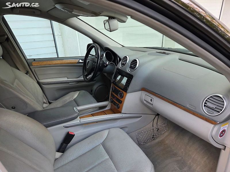 Mercedes-Benz GL (2006) 320 CDI, Tažné na 3.500 Kg, ČR - fotka 12 z 25