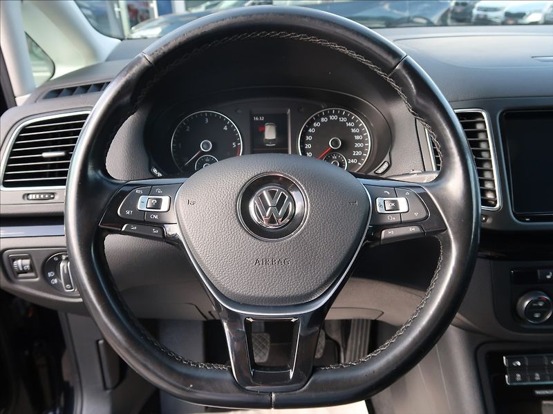 Volkswagen Sharan 2,0 TDi,110kW,7míst,tažné - fotka 18 z 32