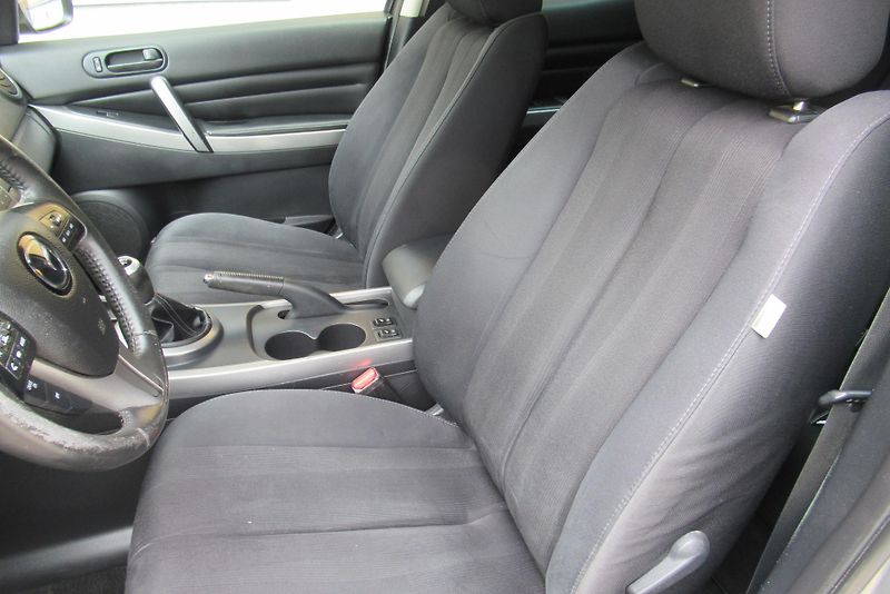 Mazda CX-7 2.2 CD 4WD AUT. KLIMA TAŽNÉ - fotka 13 z 21