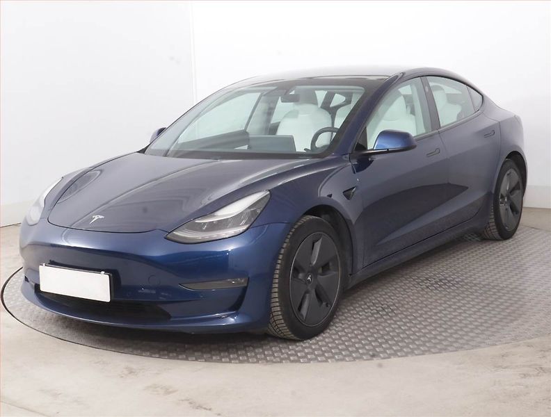 Tesla Model 3 (2020) Long Range 4WD 74kWh, SoH 89% - fotka 2 z 21