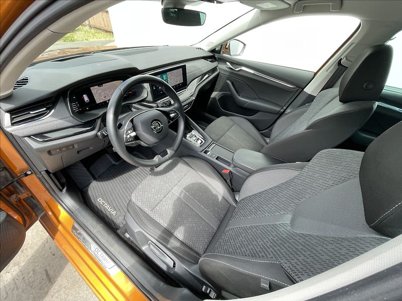 Škoda Octavia 2,0 TDI DSG Combi Style+ TAŽNÉ - fotka 5 z 25