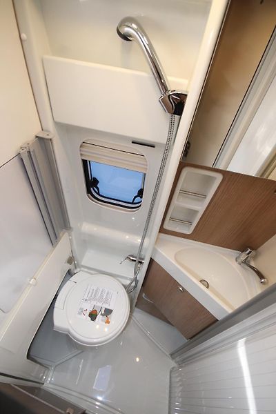 Malibu (2025) Van 640 LE First Class - fotka 11 z 54