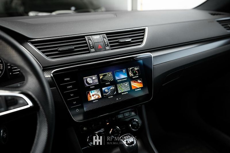 Škoda Superb (2019) Superb SportLine 4x4 200kW - fotka 32 z 45