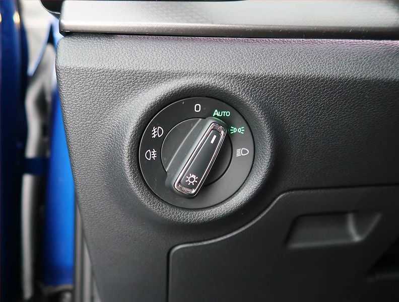 Škoda Kamiq (2022) 1.0 TSI, Tempomat - fotka 17 z 20