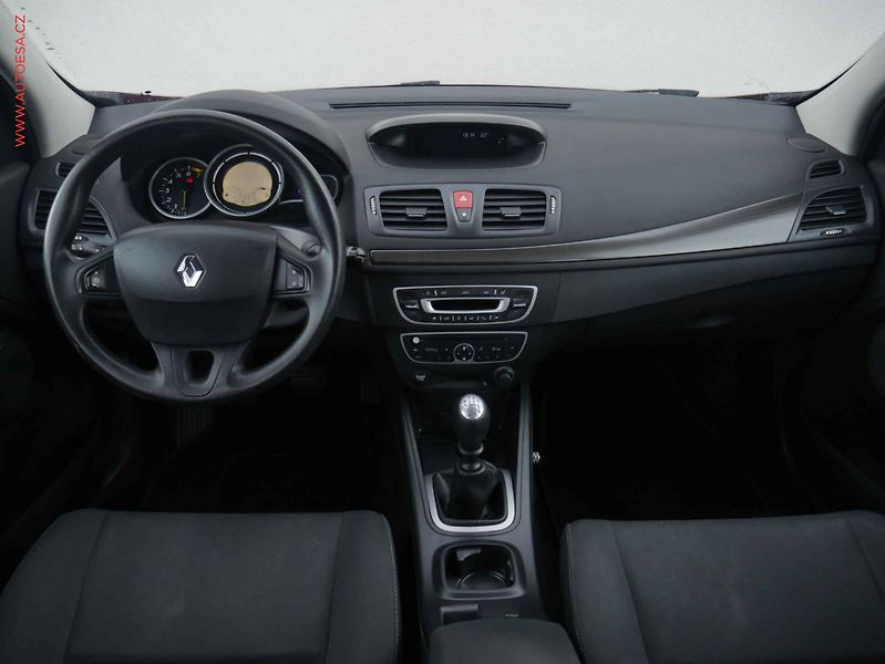 Renault Mégane (2010) 1.6i, ČR, autoAC, temp - fotka 8 z 15