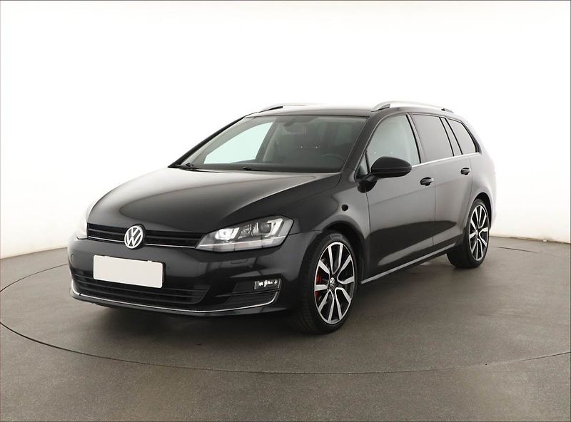 Volkswagen Golf (2016) 2.0 TDI, Xenony, Tempomat - fotka 2 z 18
