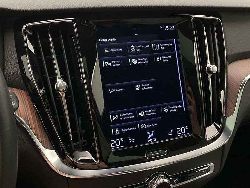 Volvo V60 CC B4 AWD BRIGHT PLUS AUT  - fotka 35 z 41