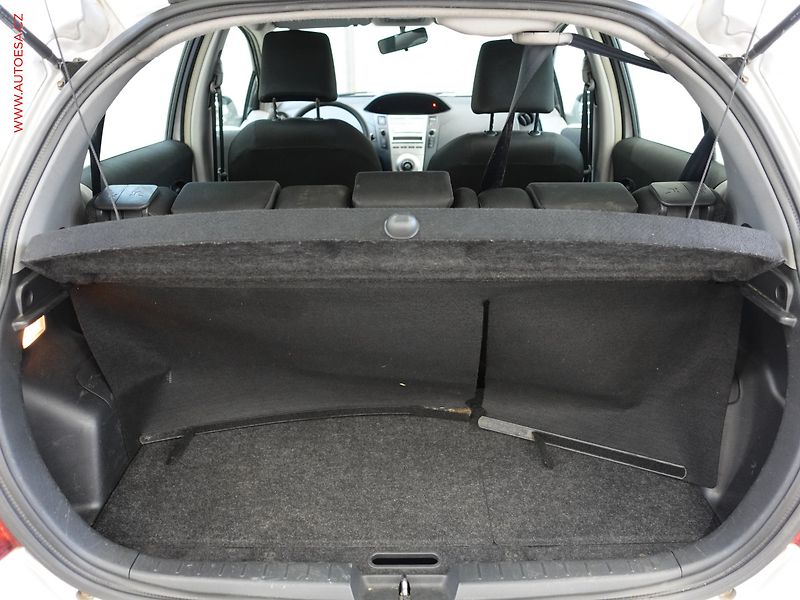 Toyota Yaris (2007) 1.1VVT-i, ČR, AC - fotka 7 z 17