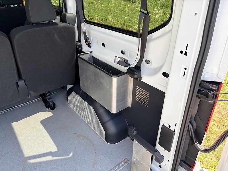 Ford Transit 2.0TDCI 96KW L2H2 9 MÍST - fotka 35 z 44