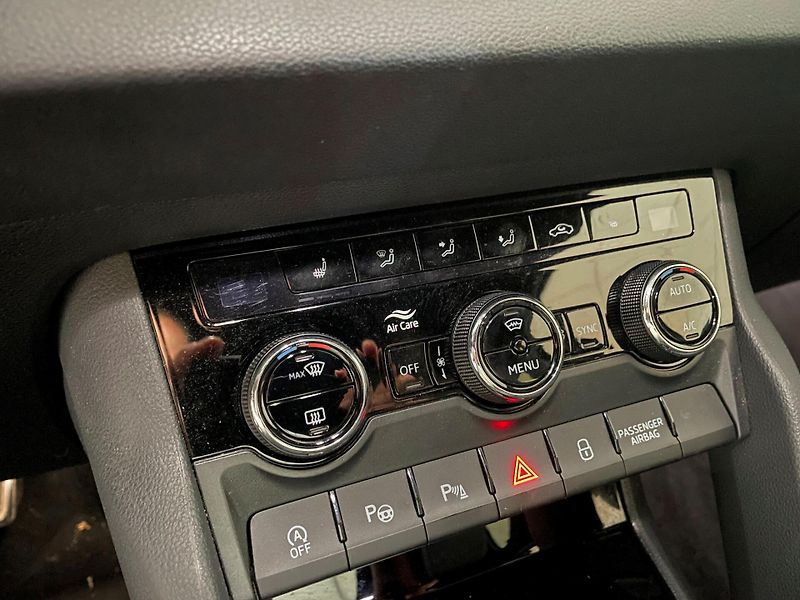 Škoda Karoq (2021) Sportline 1.5 TSI 110kW DSG - fotka 17 z 30