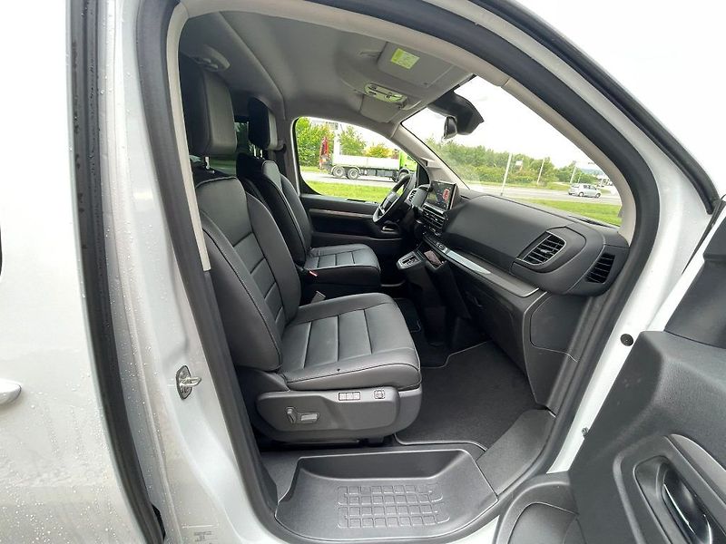 Toyota ProAce Verso 2.2D 180HP A/T L1 VIP 7S - fotka 27 z 30
