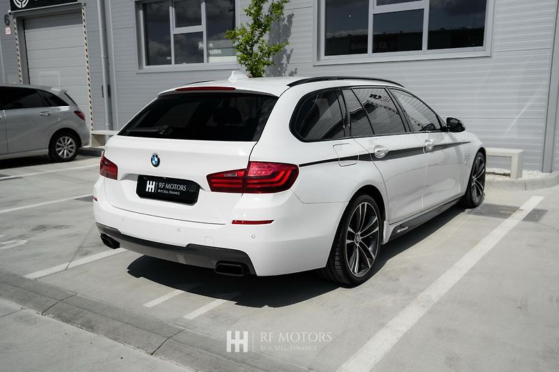 BMW Řada 5 (2013) M550d xDrive 280kW Touring - fotka 9 z 51
