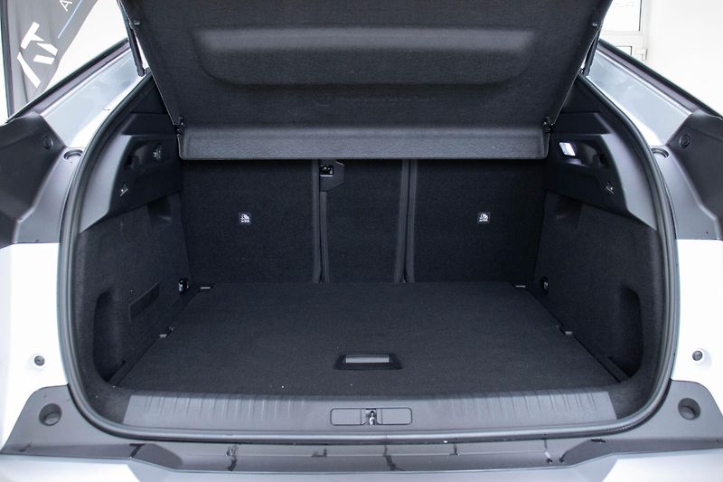 Peugeot 3008 BUSINESS Hybrid 145 e-DCS6 - fotka 7 z 16